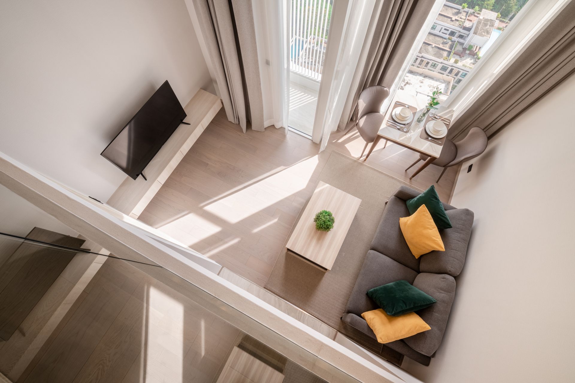 Wyndham 42_One Bedroom Duplex suite King_04