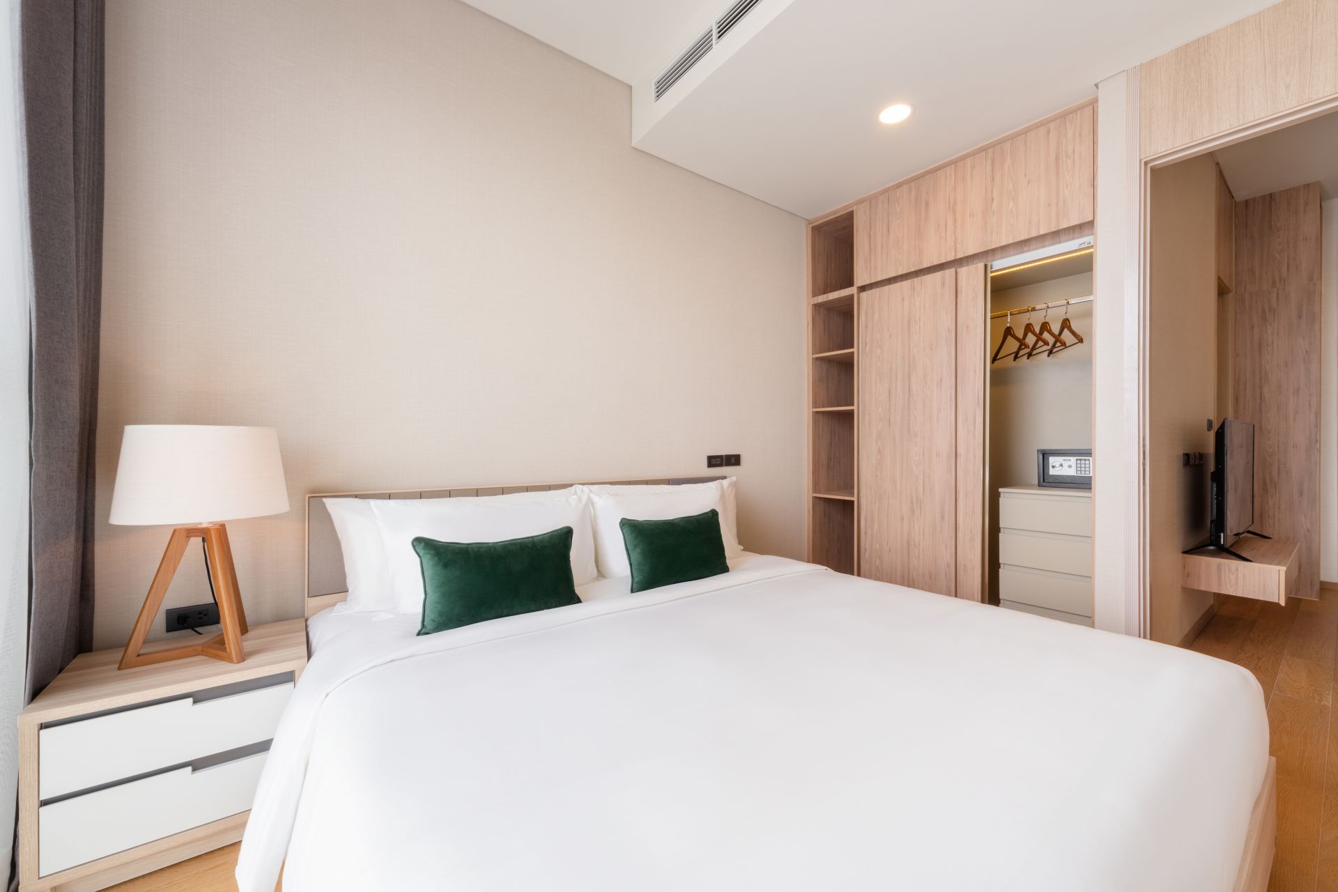 One Bedroom Suites(1)