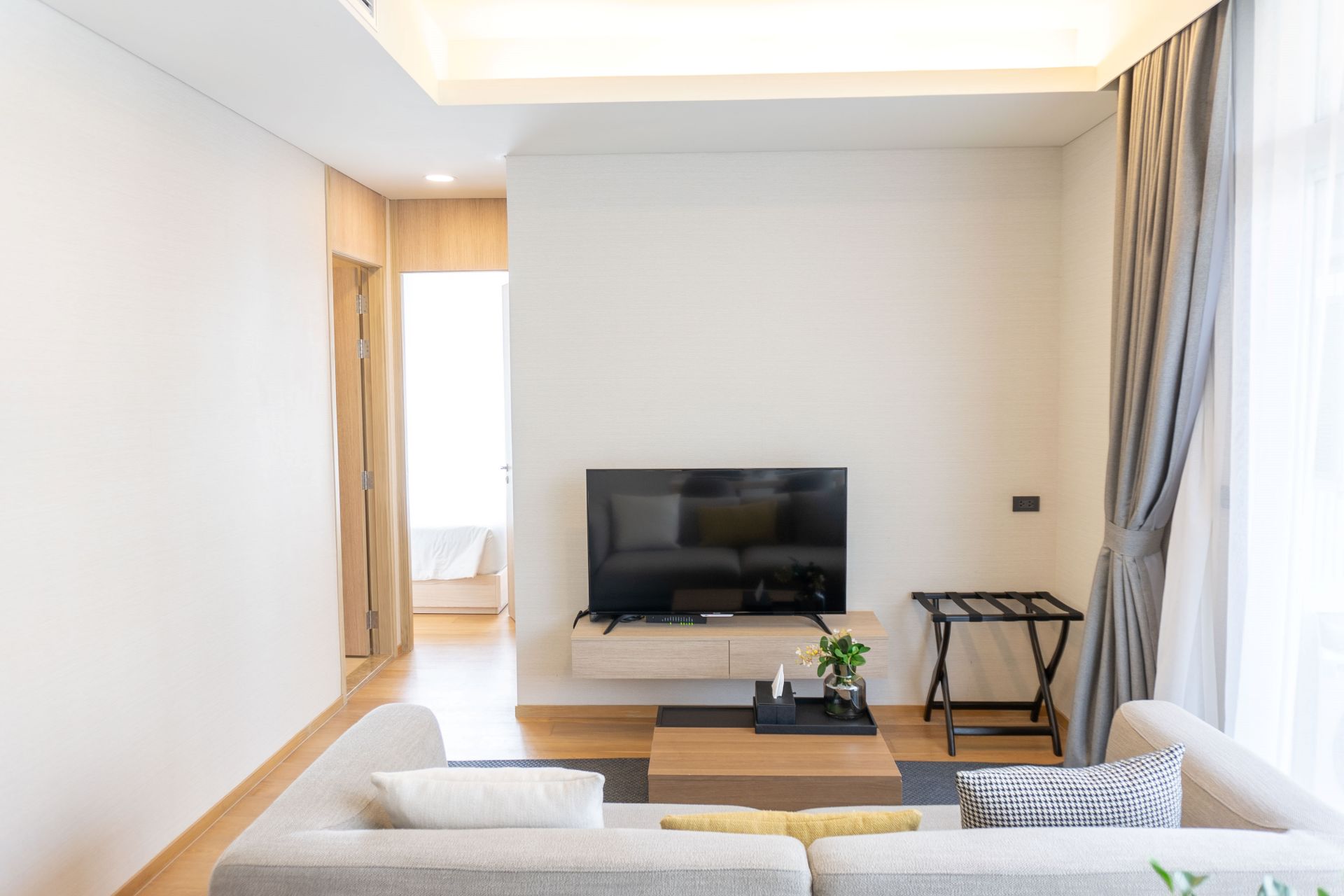 Wyndham Garden 42_One_Bedroom_Premier_Suite_07