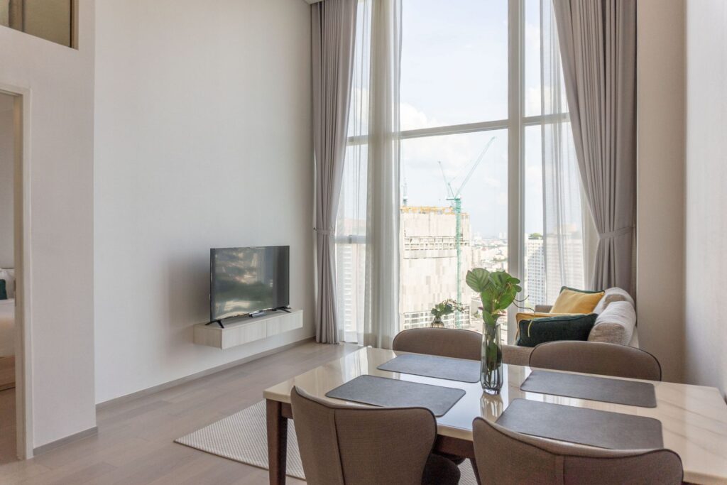 Wyndham Garden 42 Duplex Family Suite 01
